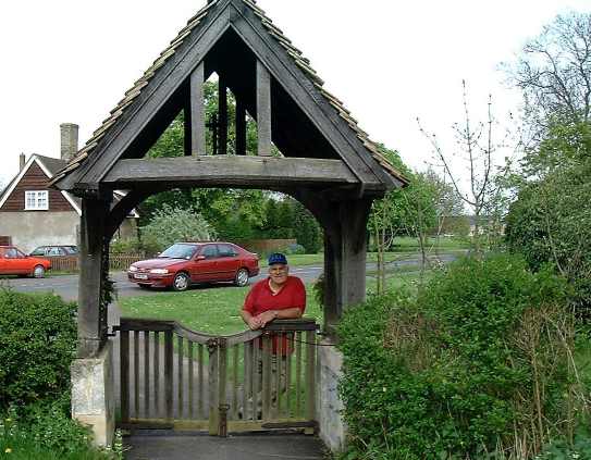 EltisleyLychGate.jpg - 37714 Bytes